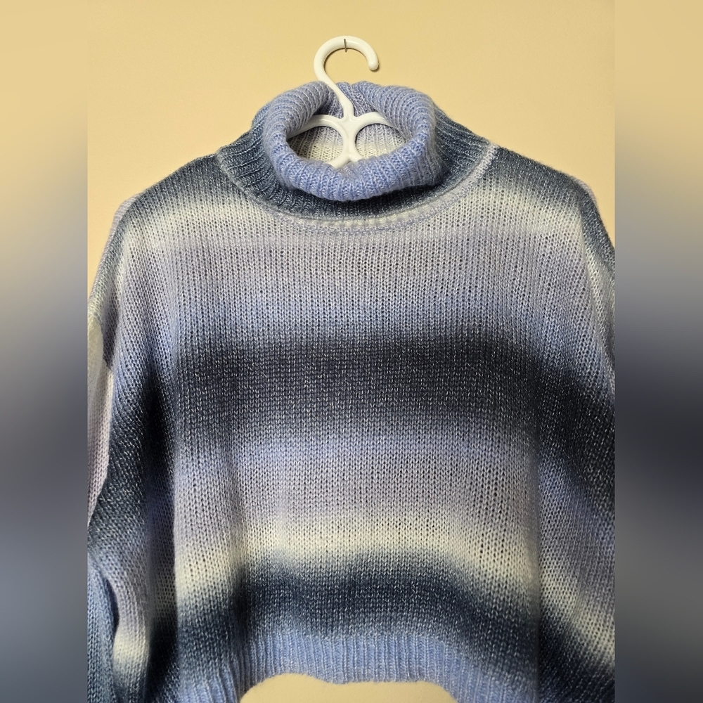 Streetwear Society Blue Ombre Cropped Turtleneck Sweater M - Picture 3 of 7